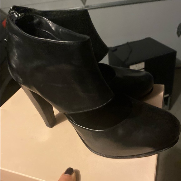 Loeffler Randall Yvette bootie size 9 - Picture 4 of 8